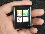 Vphone S8 м – самый маленький в мире "умный" телефон
