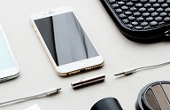 Как к iPhone 7 одновременно подключить наушники и зарядное устройство