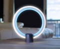 Настольная лампа Sleek Table Lamp оснащена голосовым помощником
