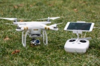 В Apple Store будут продавать китайские дроны Phantom 4